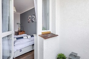 Plac Neptuna Apartments by Renters