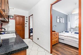 Plac Neptuna Apartments by Renters