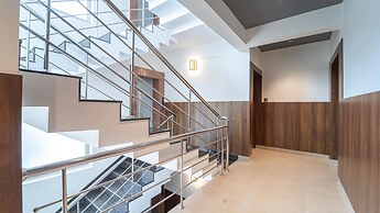 Treebo Petals Suites