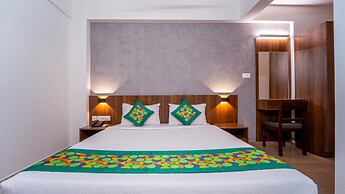 Treebo Petals Suites