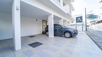 Treebo Petals Suites