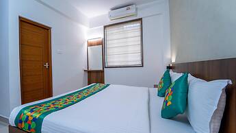 Treebo Petals Suites