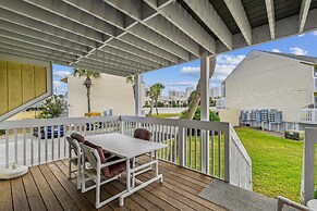 Studio With A Queen Size Bed, Twin Bed And Sofa Sleeper - Sleeps 5 0 B