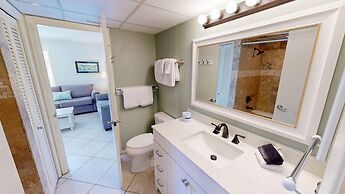 SPC 2013 is a Pet Friendly Upstairs 1 BR with Seasonal Beach Setup by 