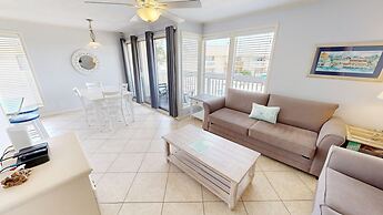 SPC 2013 is a Pet Friendly Upstairs 1 BR with Seasonal Beach Setup by 
