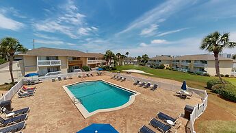 SPC 2013 is a Pet Friendly Upstairs 1 BR with Seasonal Beach Setup by 