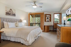Beaver Creek 326 Kiva Condo easy access to Ski in/Ski Out by RedAwning