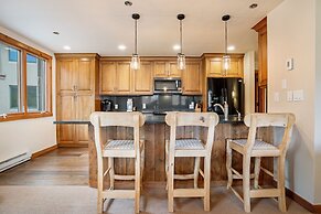Beaver Creek 326 Kiva Condo easy access to Ski in/Ski Out by RedAwning