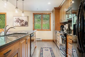Beaver Creek 326 Kiva Condo easy access to Ski in/Ski Out by RedAwning