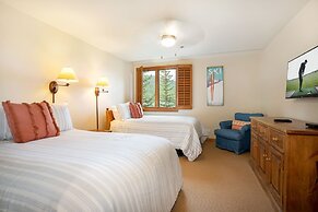 Beaver Creek 326 Kiva Condo easy access to Ski in/Ski Out by RedAwning