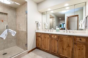 Beaver Creek 326 Kiva Condo easy access to Ski in/Ski Out by RedAwning