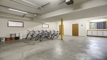 8 Crag Home with Private Indoor Hot Tub, Bike is Provided for Outdoor 