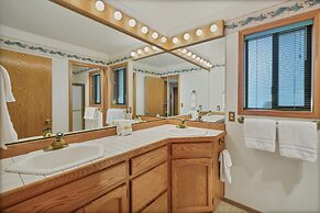 8 Crag Home with Private Indoor Hot Tub, Bike is Provided for Outdoor 