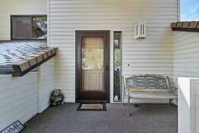 8 Crag Home with Private Indoor Hot Tub, Bike is Provided for Outdoor 