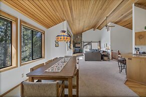 8 Crag Home with Private Indoor Hot Tub, Bike is Provided for Outdoor 