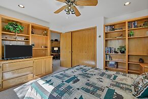 8 Crag Home with Private Indoor Hot Tub, Bike is Provided for Outdoor 