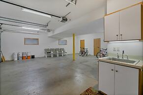 8 Crag Home with Private Indoor Hot Tub, Bike is Provided for Outdoor 