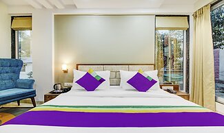 Treebo The Pavilion, Railway Station