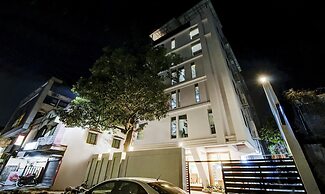 Treebo The Pavilion, Railway Station