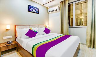 Treebo The Pavilion, Railway Station