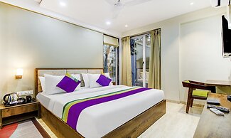 Treebo The Pavilion, Railway Station