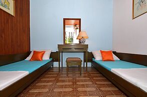 D - Large apt With big Terrace, Next to the Beach