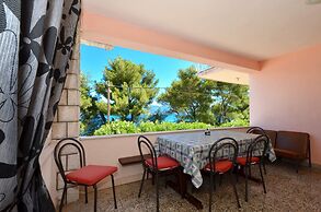 A - Large apt With big Terrace, Next to the Beach