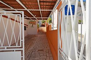 A - Large apt With big Terrace, Next to the Beach