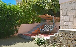 A - Large apt With big Terrace, Next to the Beach