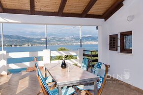 A1 Large apt With the big Terrace & Great sea View