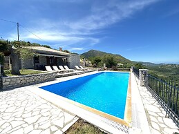 Executive Villa Scorpidi With Private Pool