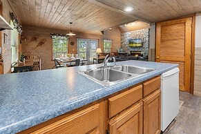Hey Diddle Diddle 3 Bedroom Cabin by RedAwning