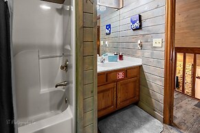 Hey Diddle Diddle 3 Bedroom Cabin by RedAwning