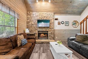 Hey Diddle Diddle 3 Bedroom Cabin by RedAwning