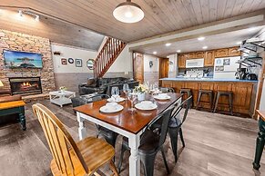 Hey Diddle Diddle 3 Bedroom Cabin by RedAwning