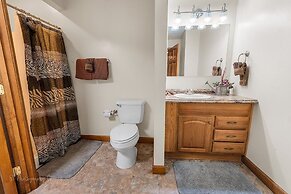 Hey Diddle Diddle 3 Bedroom Cabin by RedAwning