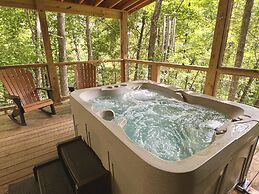 Bigfoots Hideaway 1 Bedroom Cabin by RedAwning