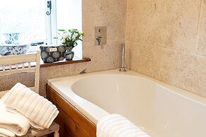 Ingleton - 2 Bed Cottage - Sleeps 4 - Pet Friendly