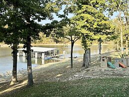 Lakefront Vacation Condo A-3 with Overlooking Deck by RedAwning
