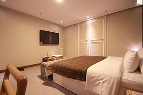 Busan Deokcheon Den Basta Hotel