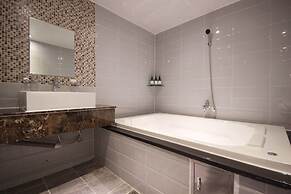 Busan Deokcheon Den Basta Hotel