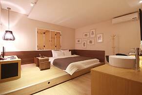 Busan Deokcheon Den Basta Hotel