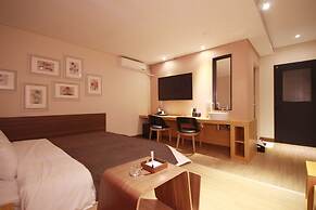 Busan Deokcheon Den Basta Hotel