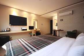 Busan Deokcheon Den Basta Hotel