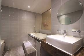 Busan Deokcheon Den Basta Hotel