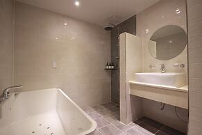 Busan Deokcheon Den Basta Hotel