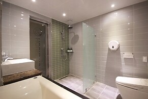 Busan Deokcheon Den Basta Hotel