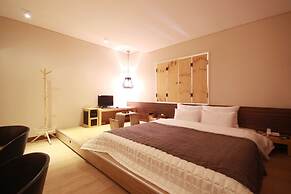 Busan Deokcheon Den Basta Hotel