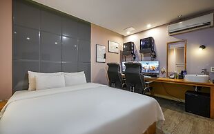 Busan Deokcheon Den Basta Hotel