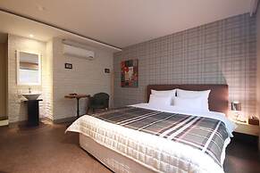 Busan Deokcheon Den Basta Hotel